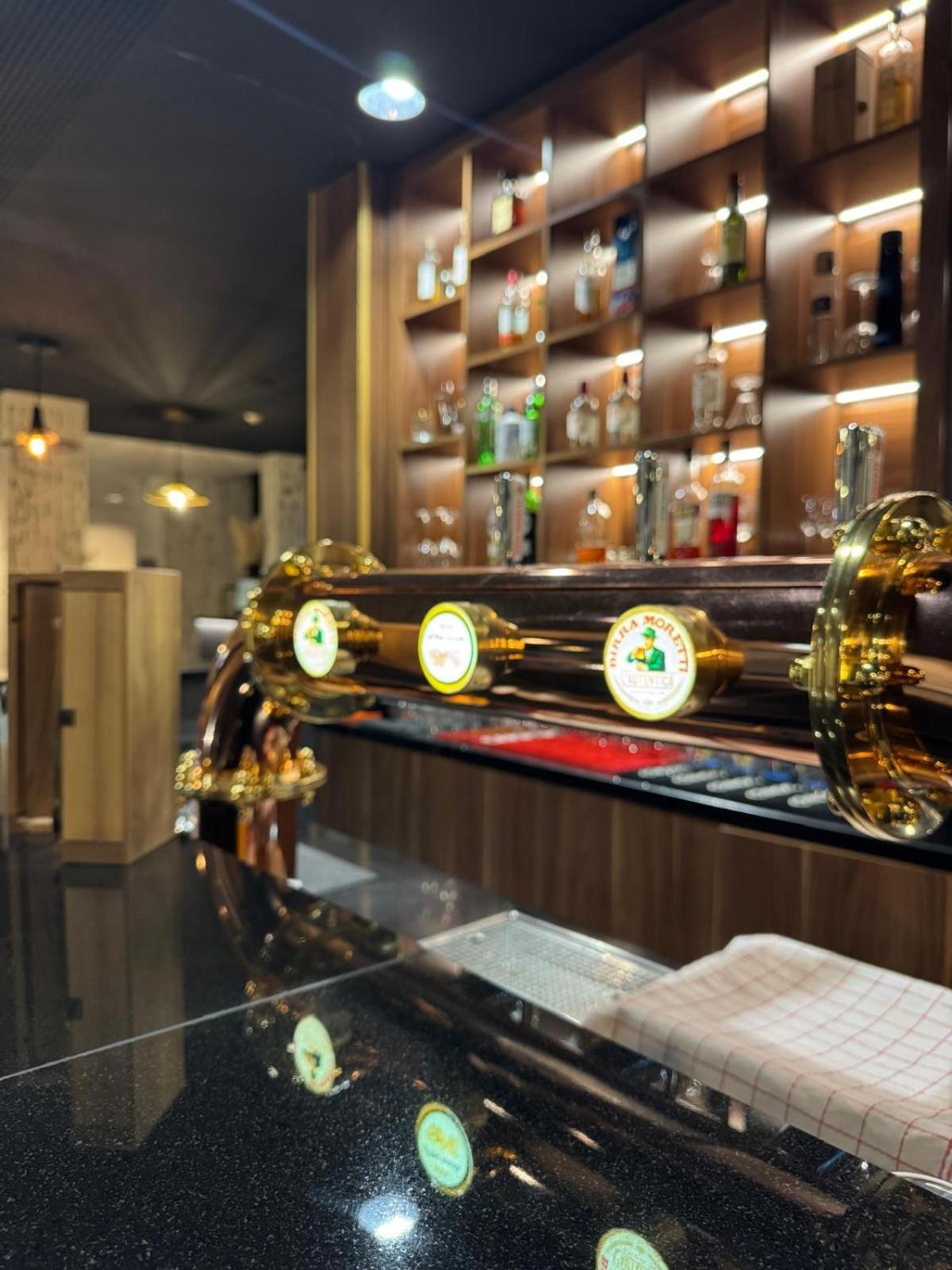 Neuchatel City Hotel Экстерьер фото