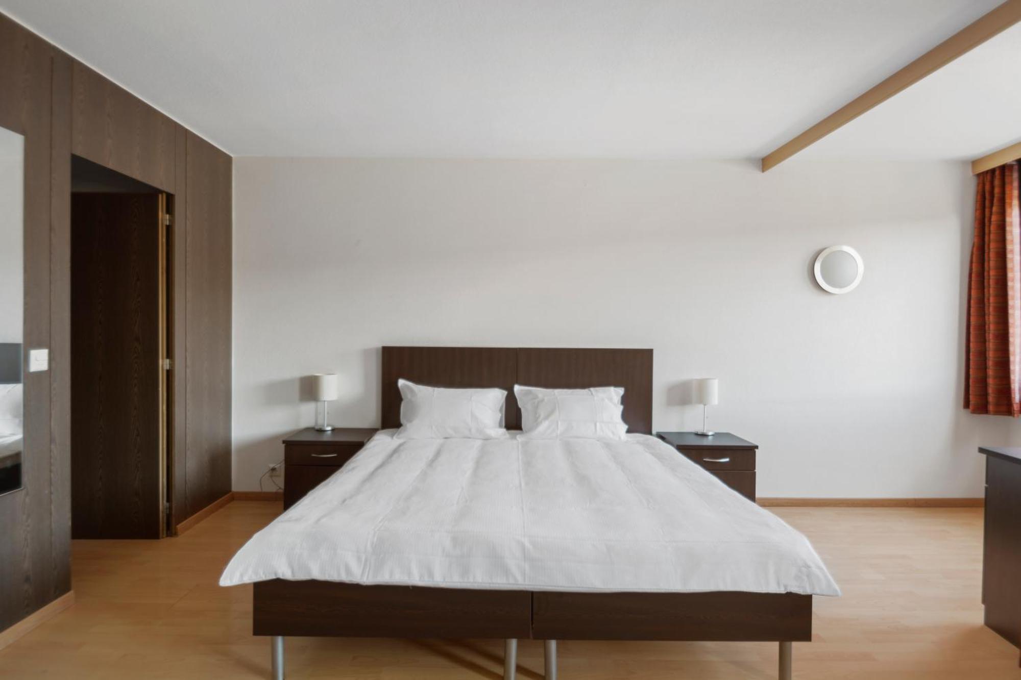 Neuchatel City Hotel Экстерьер фото